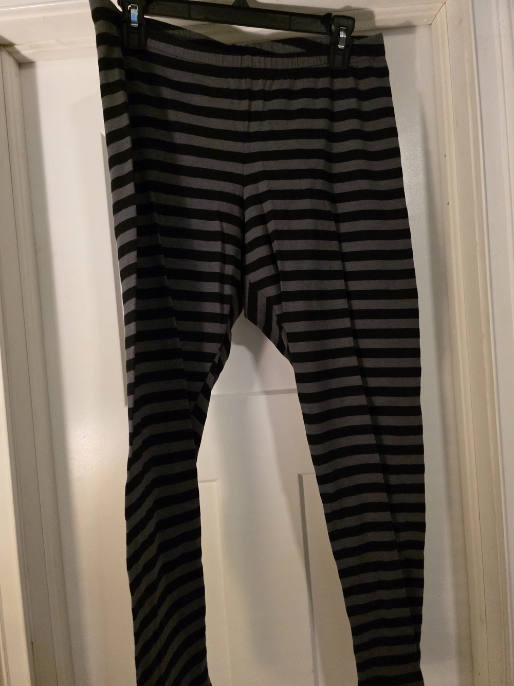 Old Navy Black & Gray Striped Leggings